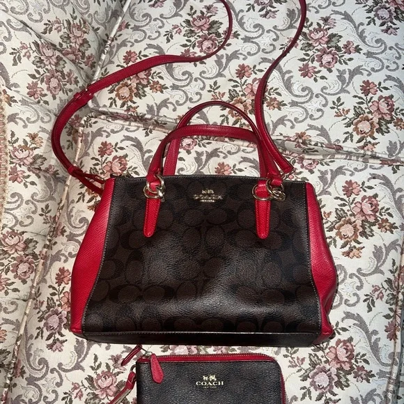 Authentic Coach Small Two way bag and go zippy wallet.Both are Good Condition - Picture 5 of 12